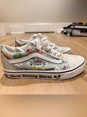Walt Disney world vans size 8 men or 9.5 women